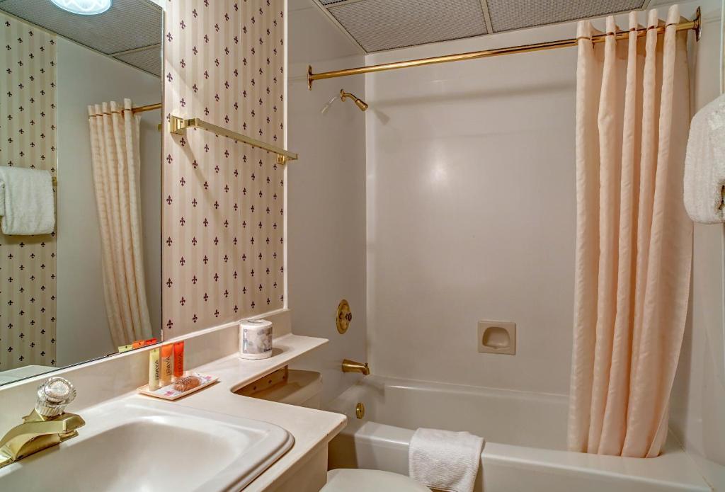 Athabasca Hotel Jasper Room photo
