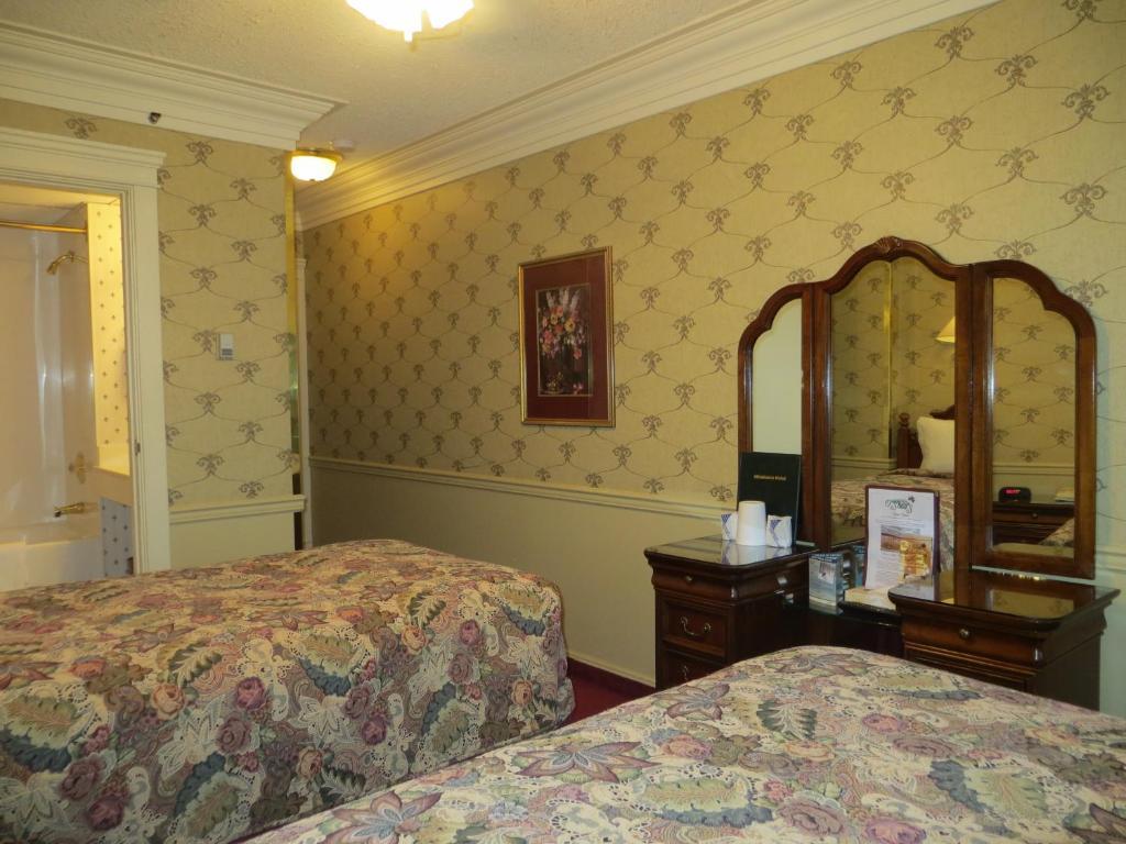 Athabasca Hotel Jasper Room photo