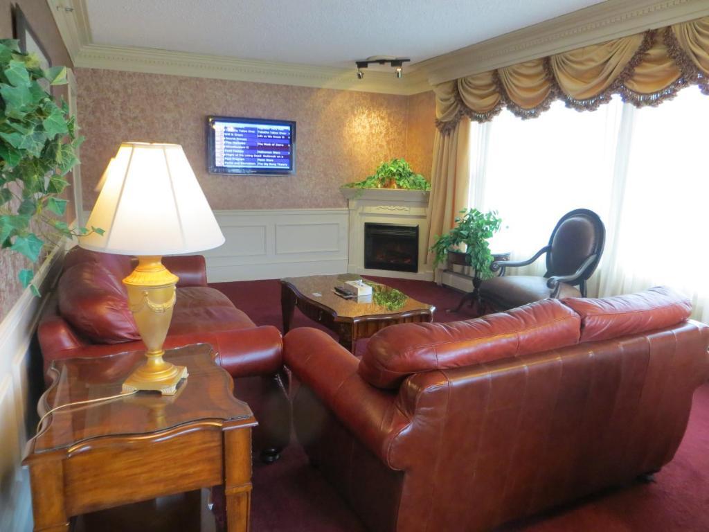 Athabasca Hotel Jasper Room photo
